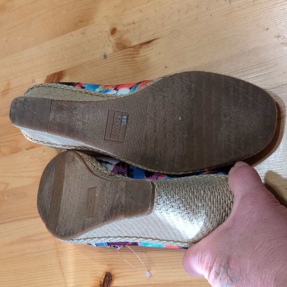 Step into Summer with Toms Oahu Espadrille: Perfect Blend of Style and Comfort - Picture 11 of 15